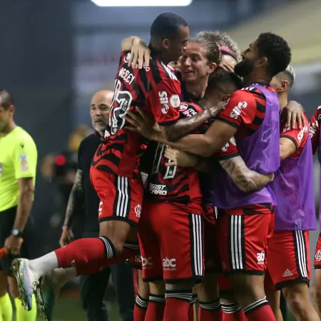 Flamengo bate o Santos em jogo com três gols em 12 minutos e sobe na tabela